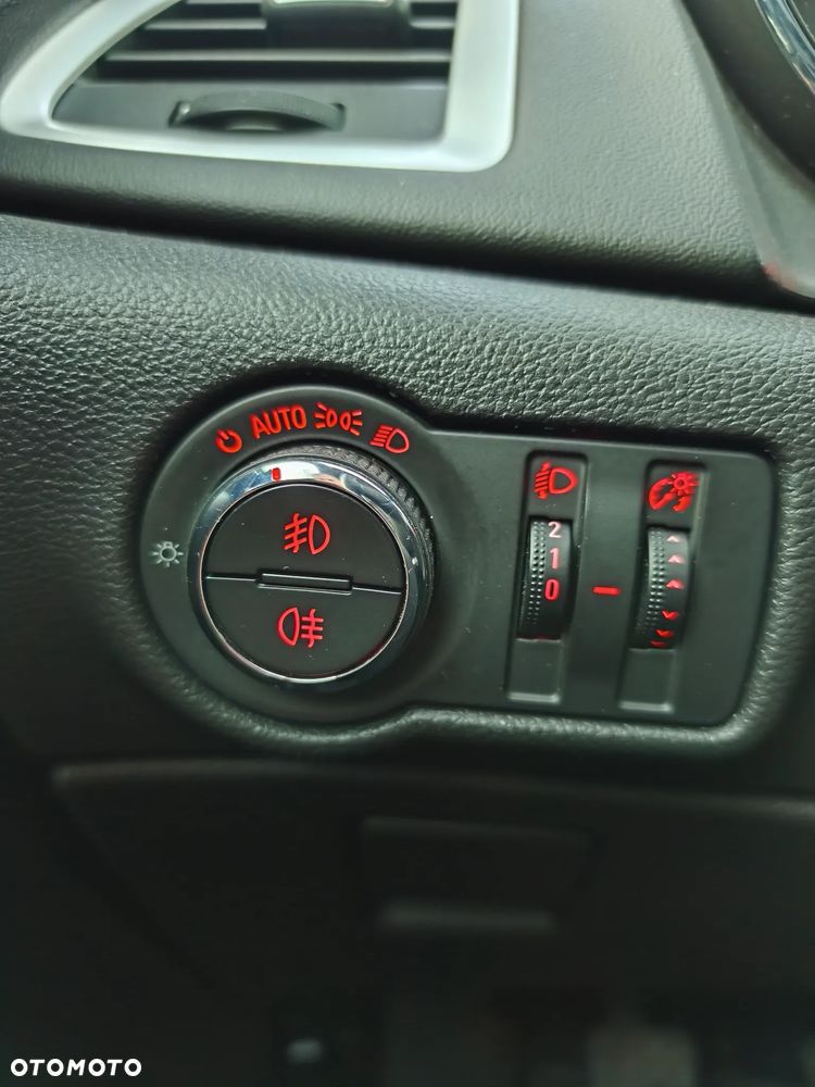Opel Astra 1.4 T Cosmo - 11