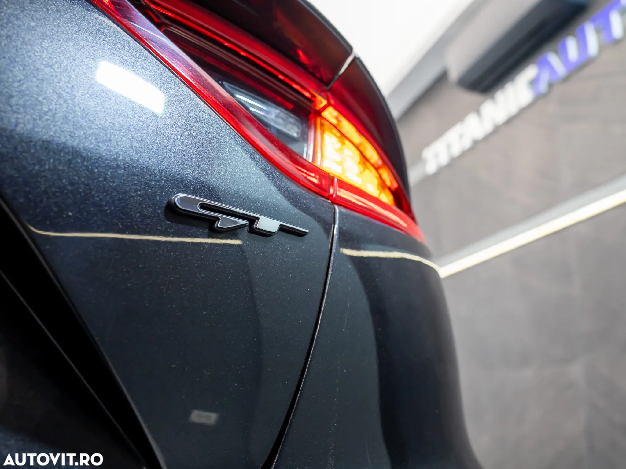 Kia Stinger 3.3 T-GDI AWD GT - 18