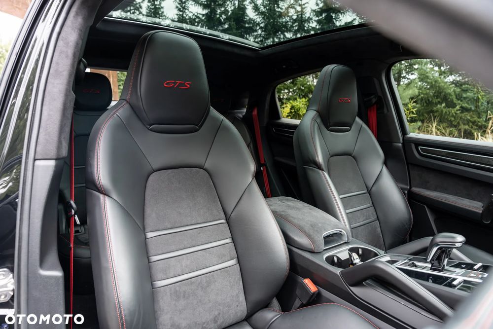 Porsche Cayenne GTS - 25