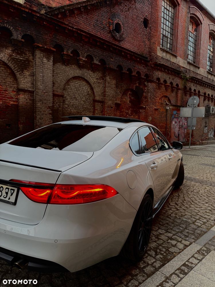 Jaguar XF 2.0 P250 R-Dynamic S - 2