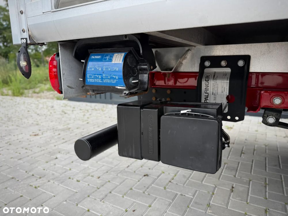 Mercedes-Benz Sprinter 519 CDI / 3.0 V6 190KM / Kontener 4,4m + Winda 750kg + Drzwi Boczne / TYLKO 225.983KM PRZEBIEGU / 2018 ROK PRODUKCJI / ZAREJESTROWANY W PL ! - 21