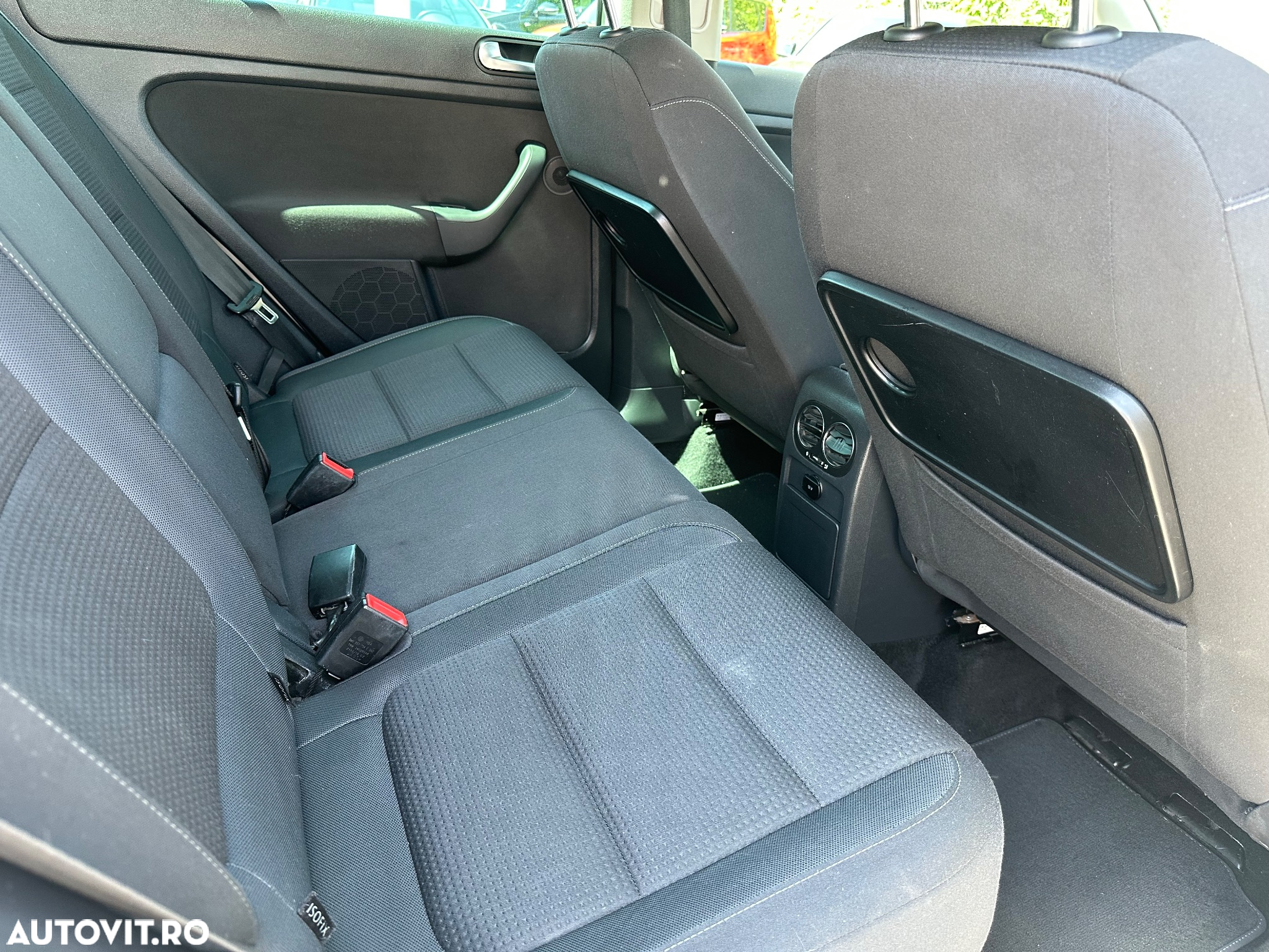 Volkswagen Golf Plus 1.6 TDI DPF Comfortline - 9