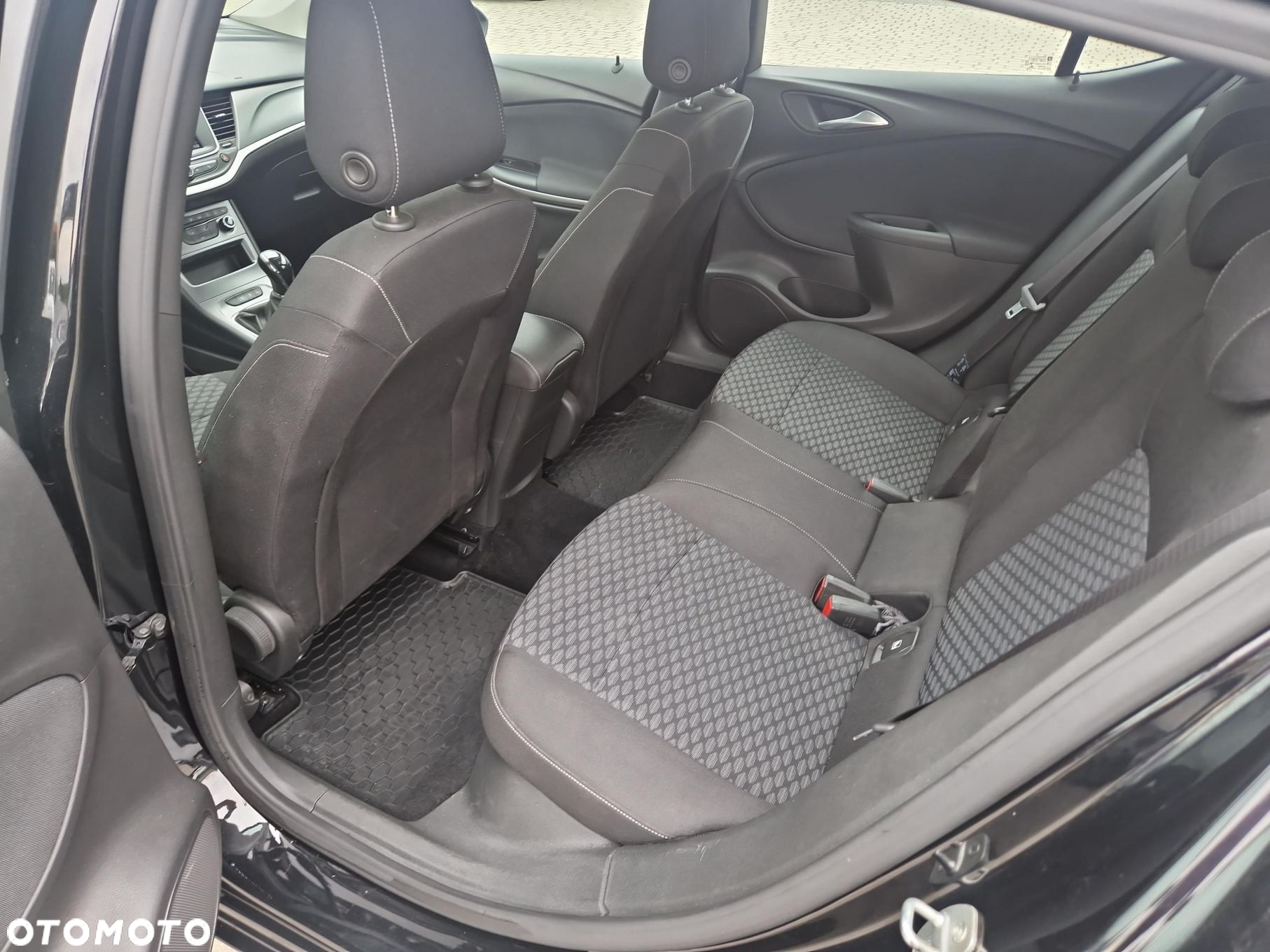 Opel Astra V 1.2 T Edition S&S - 11