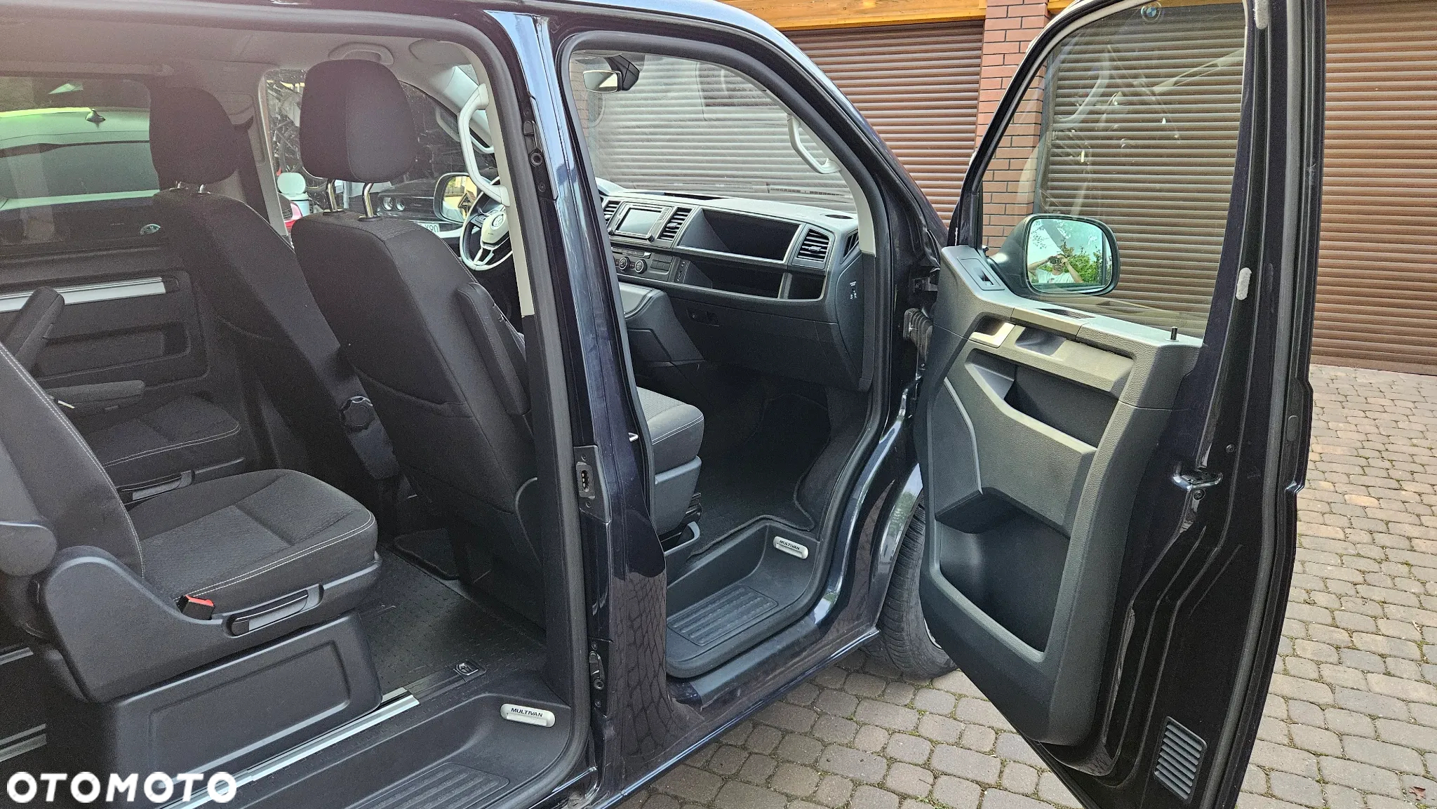 Volkswagen Multivan - 24