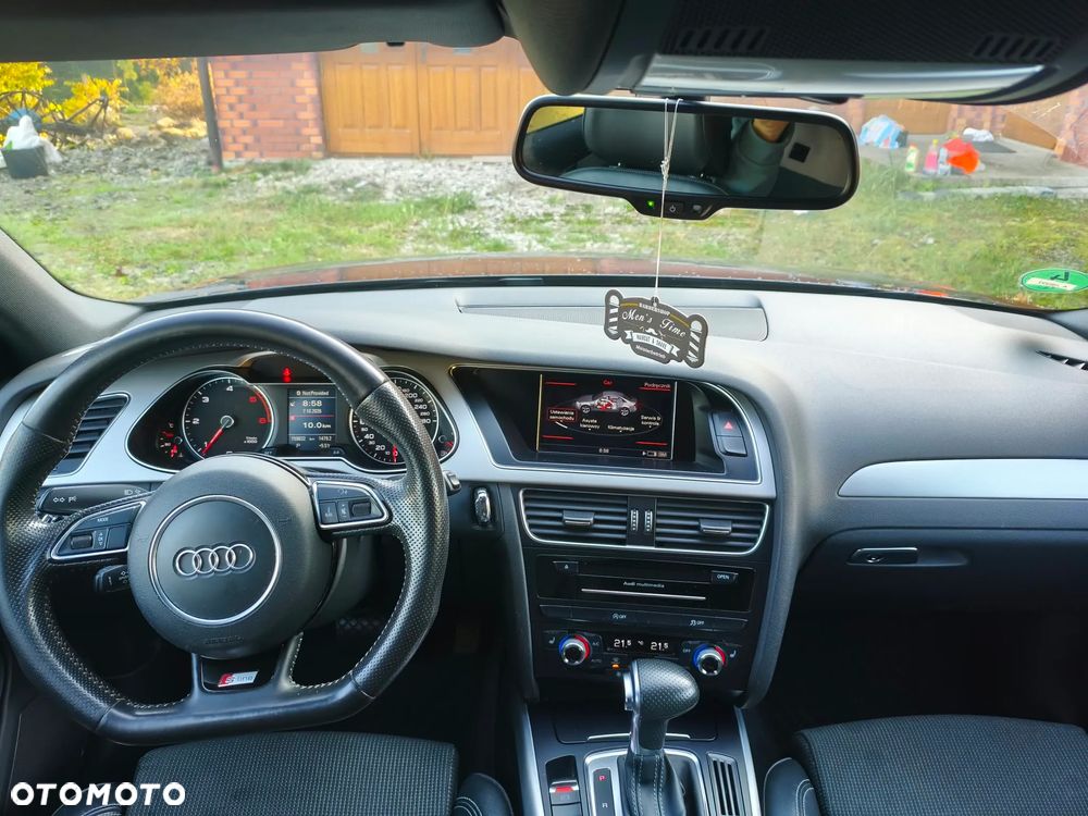 Audi A4 Limousine - 9