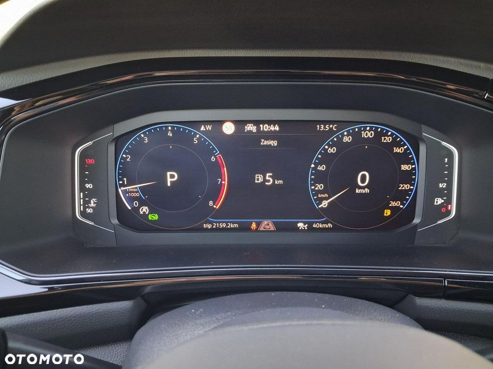 Volkswagen T-Roc - 22