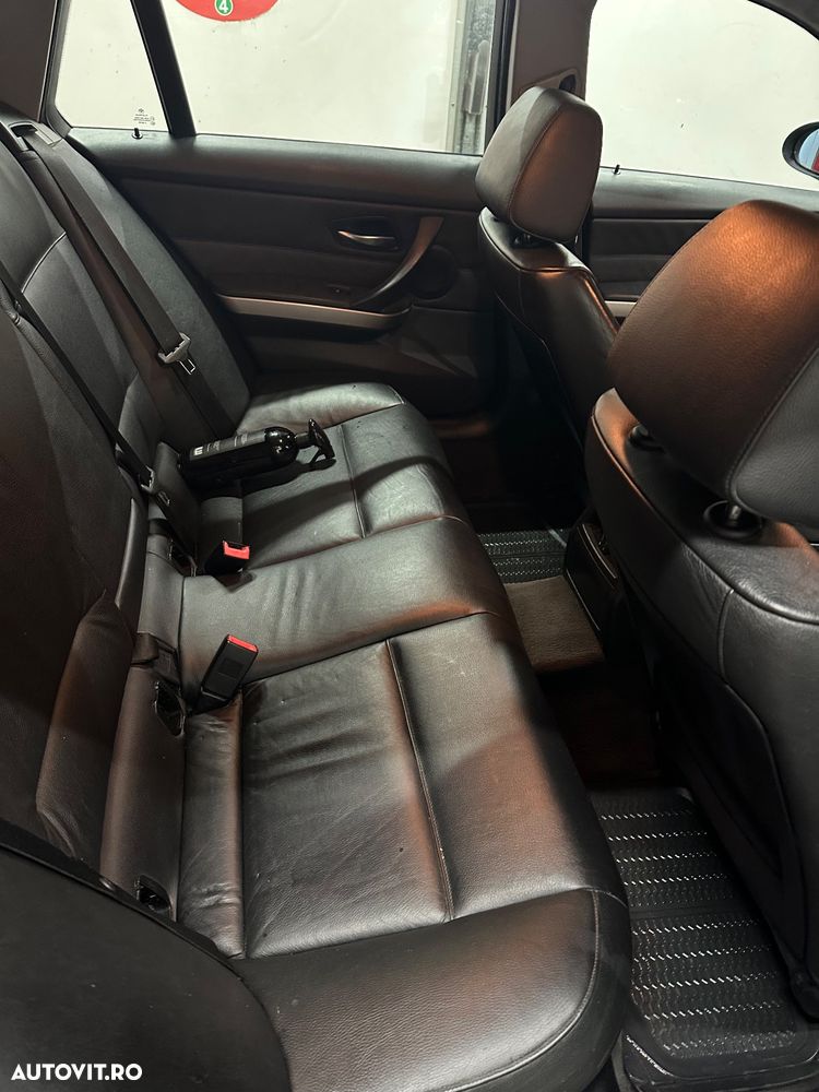 BMW Seria 3 320d DPF Touring - 7