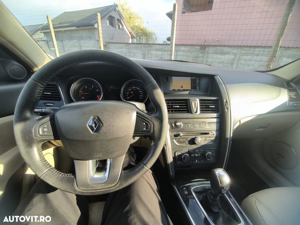 Renault Latitude 2.0 dCi Privilege - 8
