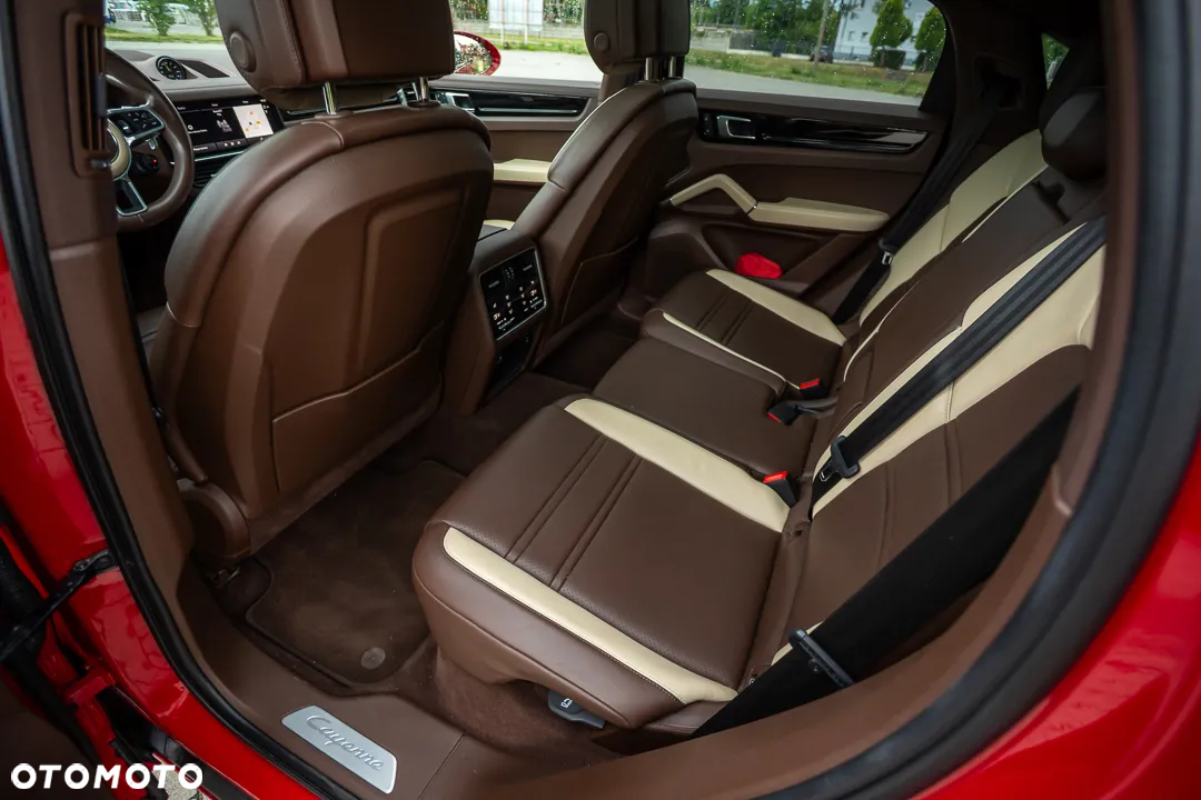 Porsche Cayenne Coupe E-Hybrid - 18