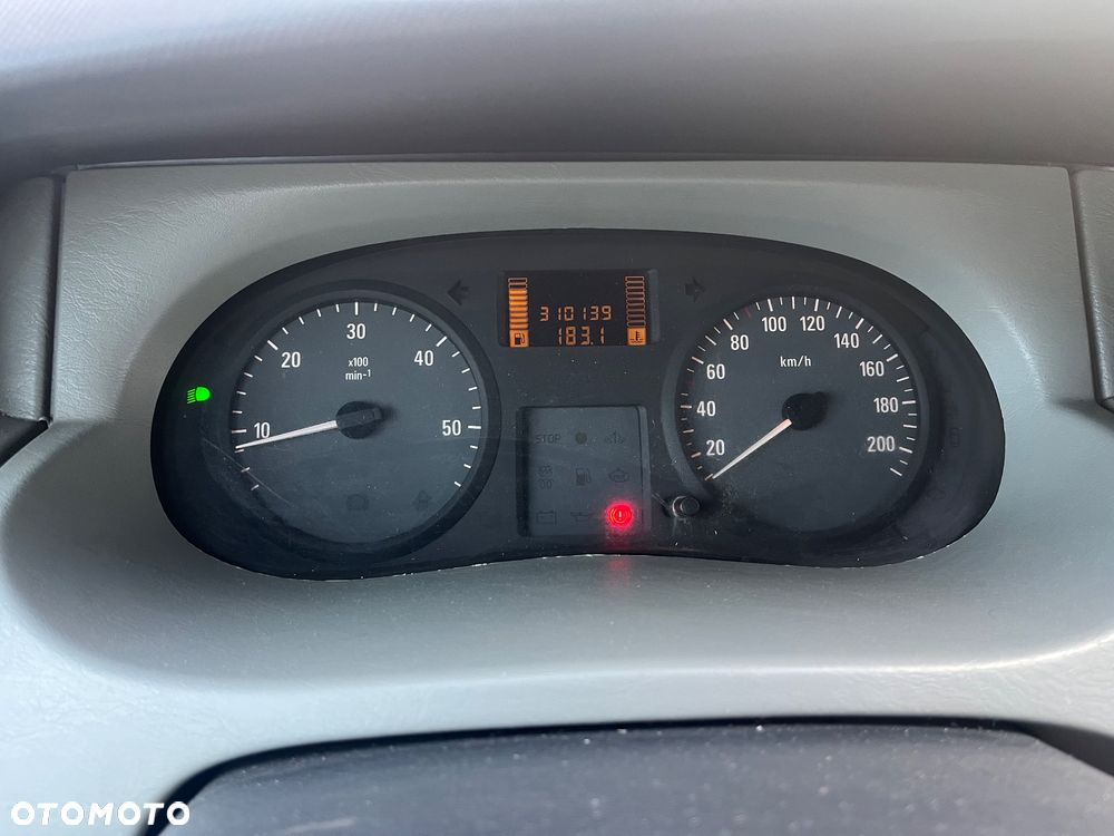Opel Vivaro - 8