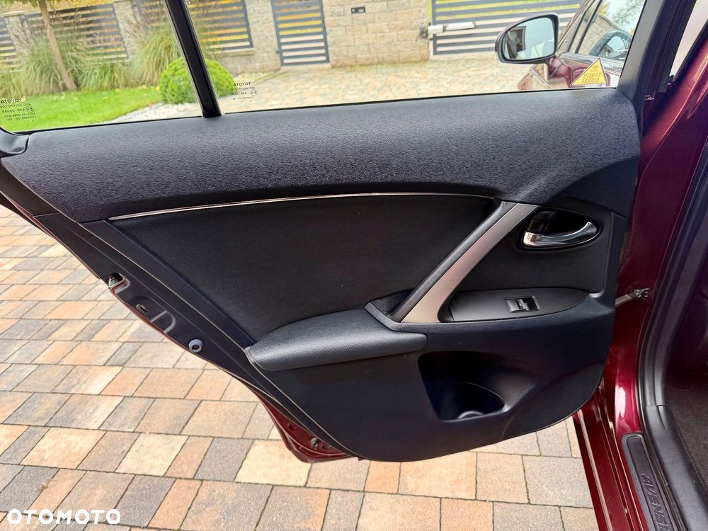 Toyota Avensis 1.8 Sol NAVI - 12