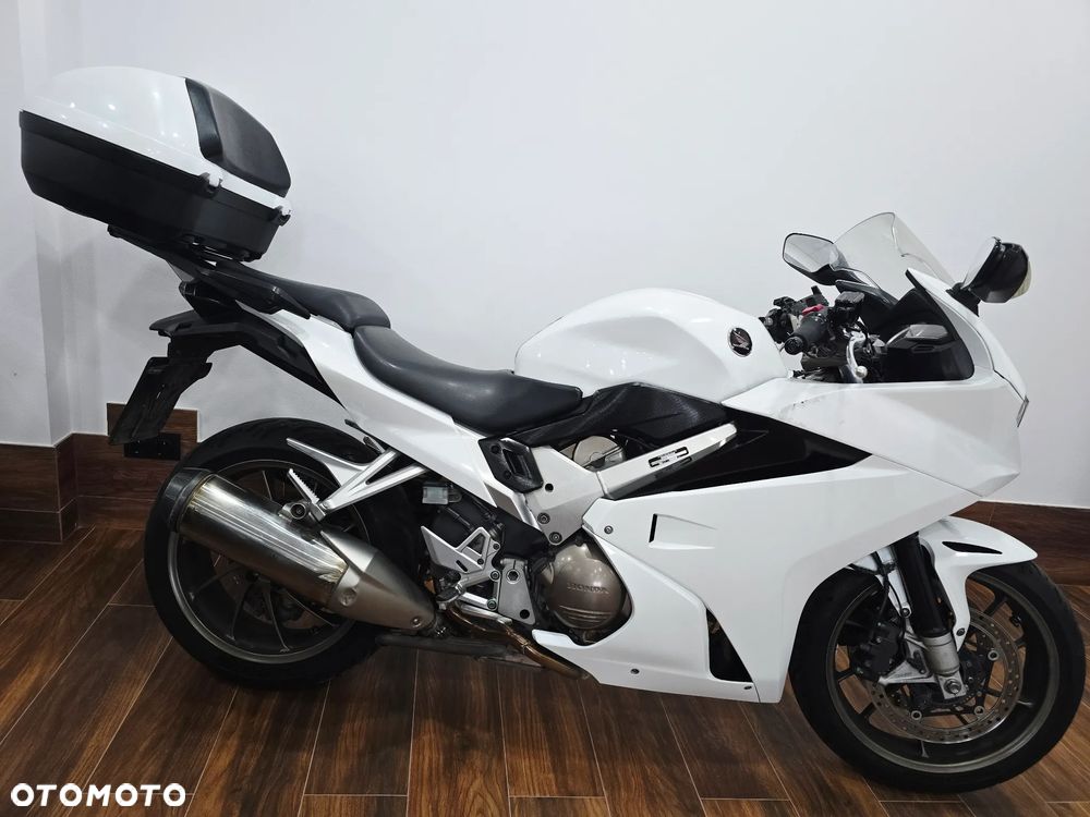 Honda VFR - 8
