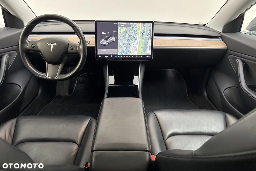Tesla Model 3 - 6