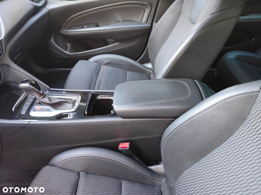 Opel Insignia 2.0 BiTurbo 4x4 Innovation - 9