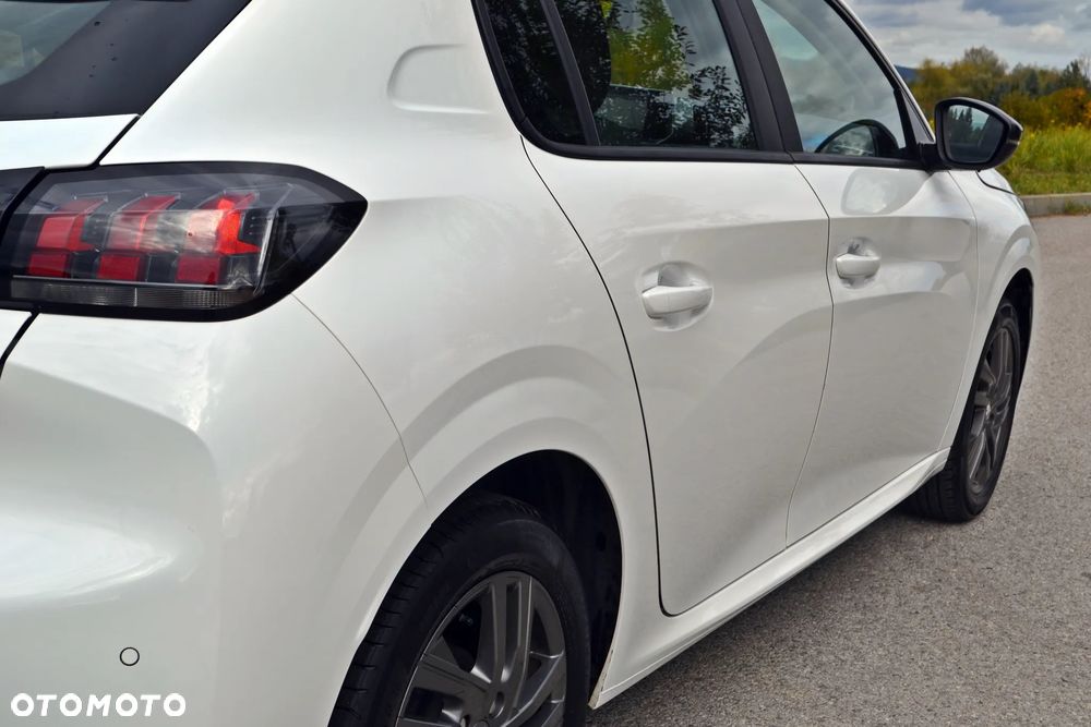 Peugeot 208 - 14