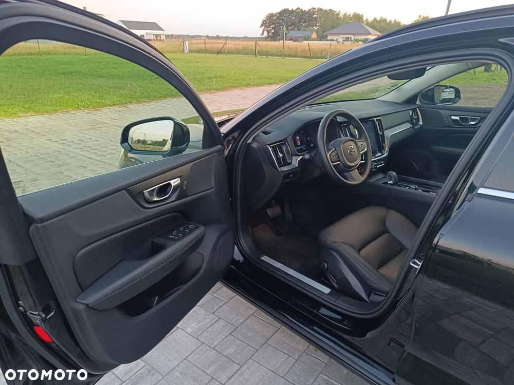Volvo V60 B4 D Plus Dark - 25