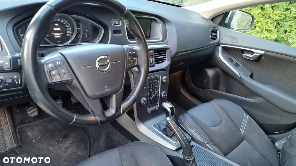 Volvo V40 D2 Momentum - 18