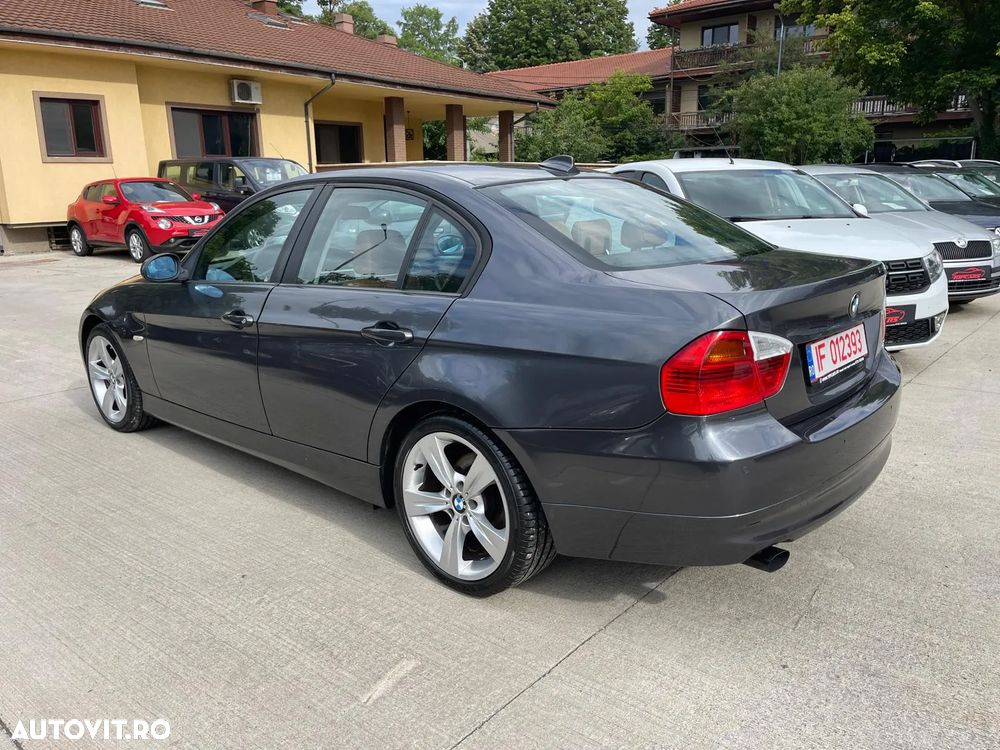 BMW Seria 3 320i - 3
