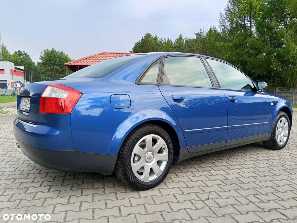 Audi A4 Limousine - 15