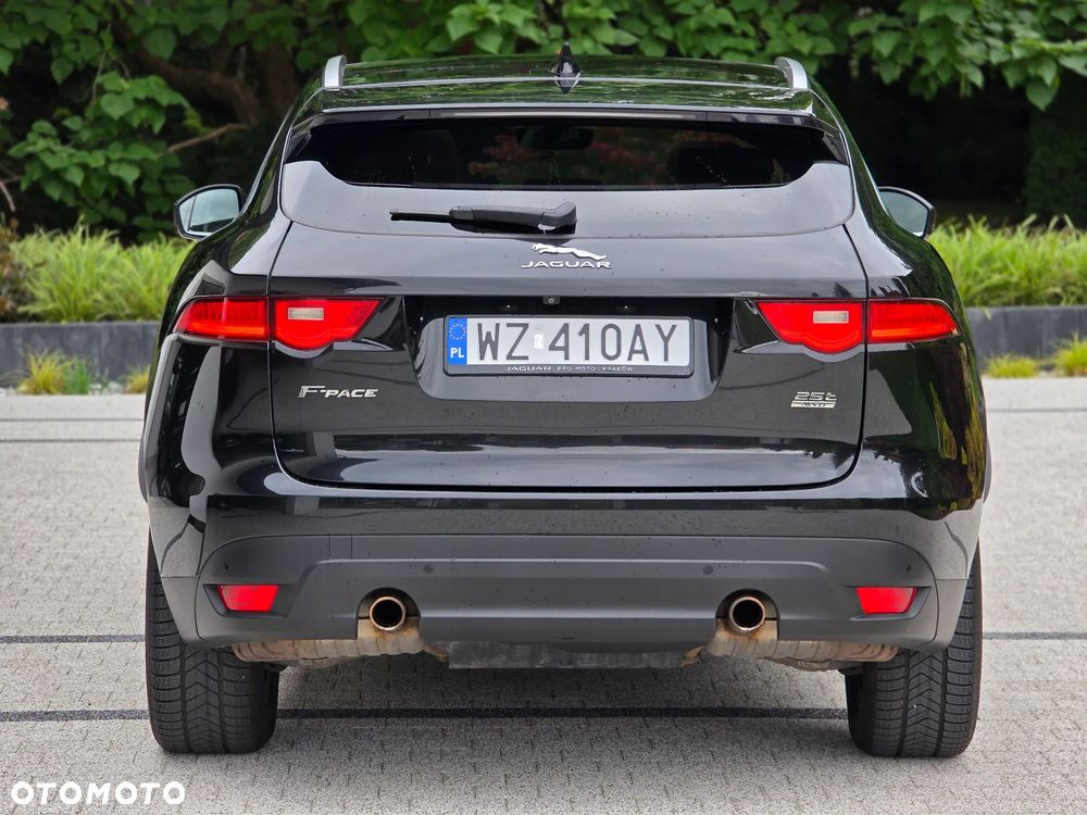 Jaguar F-Pace P250 AWD R-Dynamic Black - 8