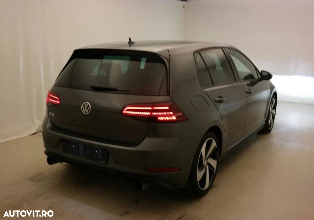 Volkswagen Golf 2.0 TSI DSG GTI - 10