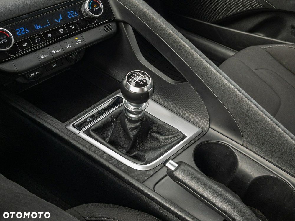 Hyundai Elantra - 20