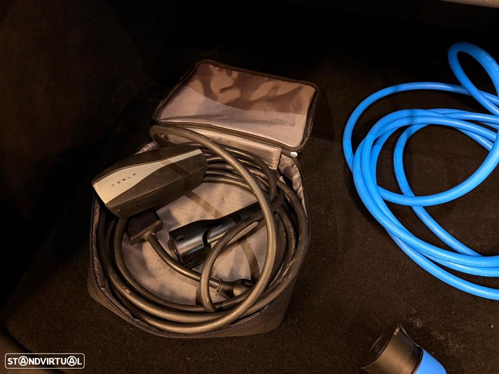 Tesla Model Y Long Range Dual Motor AWD - 17