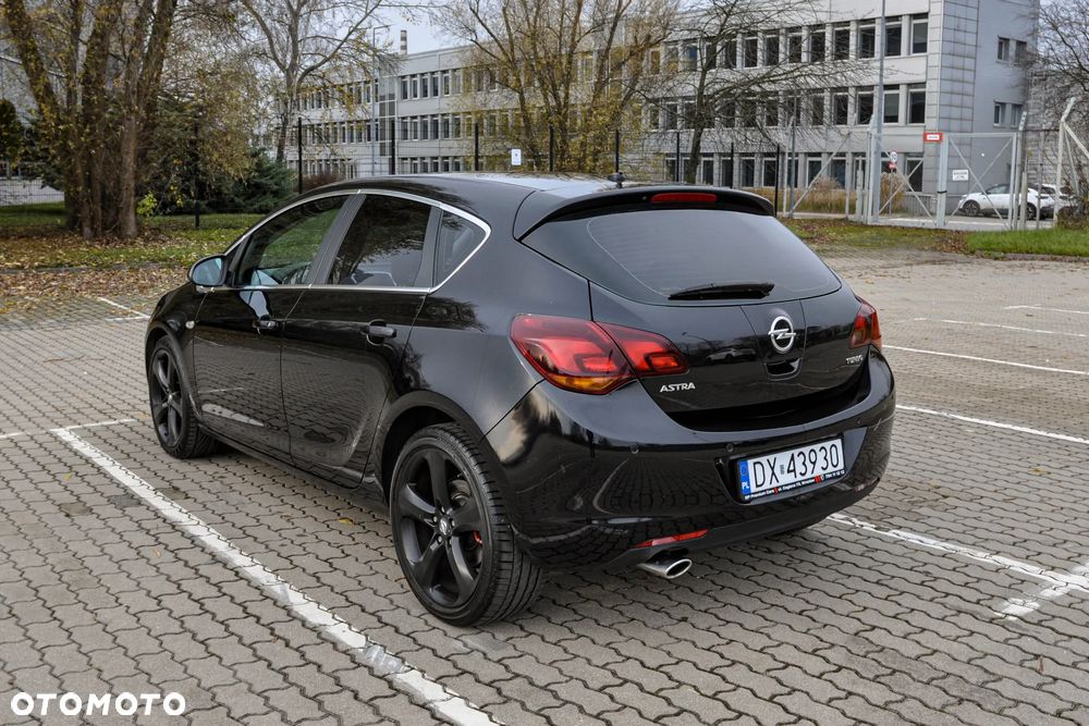 Opel Astra 1.6 Turbo Edition - 3