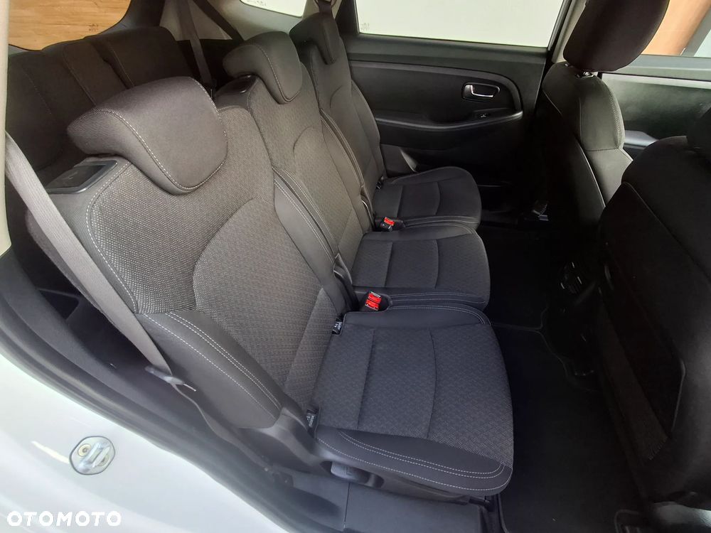 Kia Carens 1.6 GDI ISG Spirit - 15