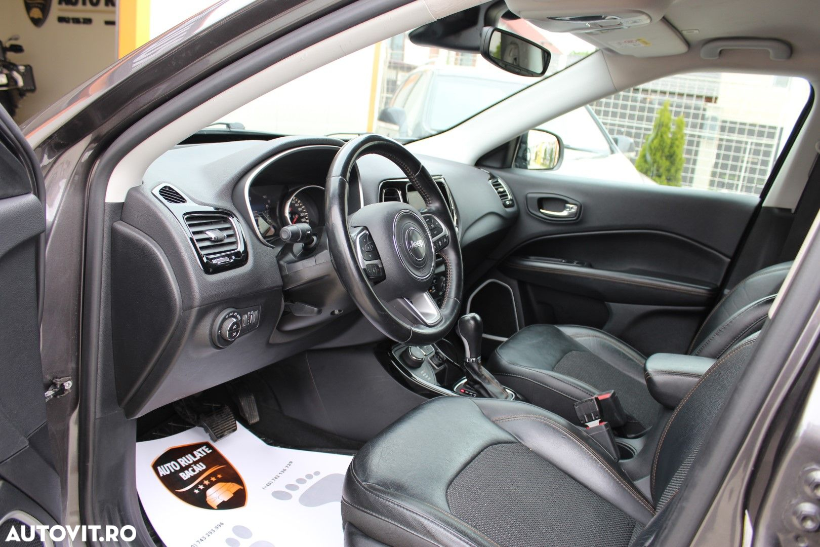 Jeep Compass - 12