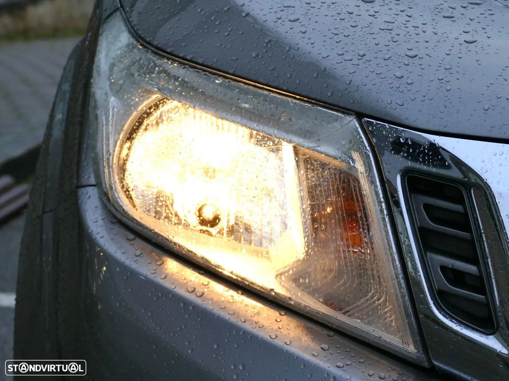 Nissan Navara 2.3 dCi CD 4WD N-Connecta Navi+Barras - 9