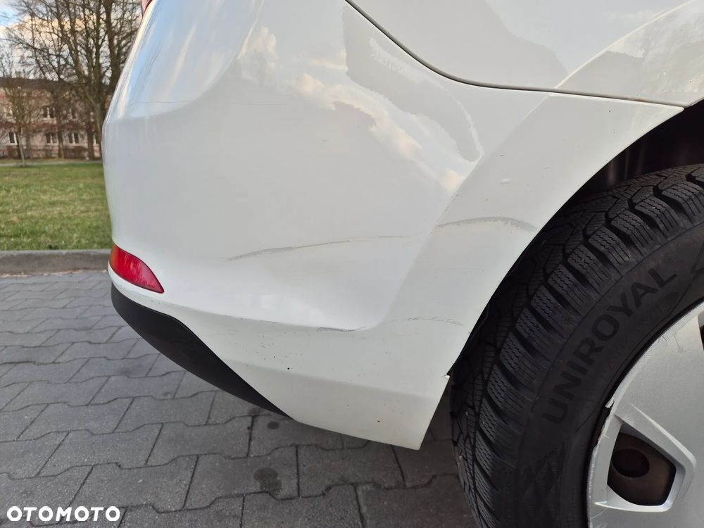 Skoda RAPID 1.6 TDI DPF Ambition Max - 24