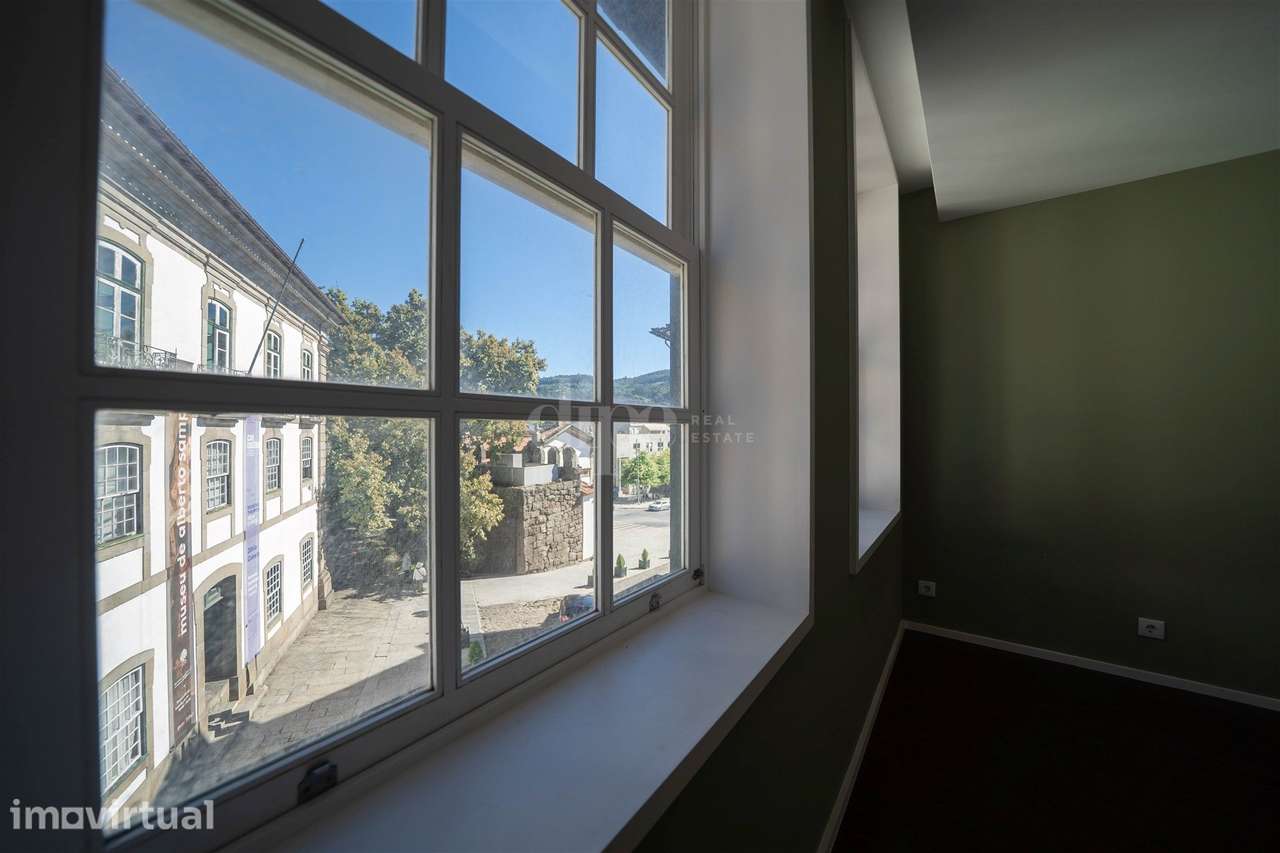 Apartamento T0 para venda em pleno Centro Histórico de Guimarães. - Grande imagem: 4/17