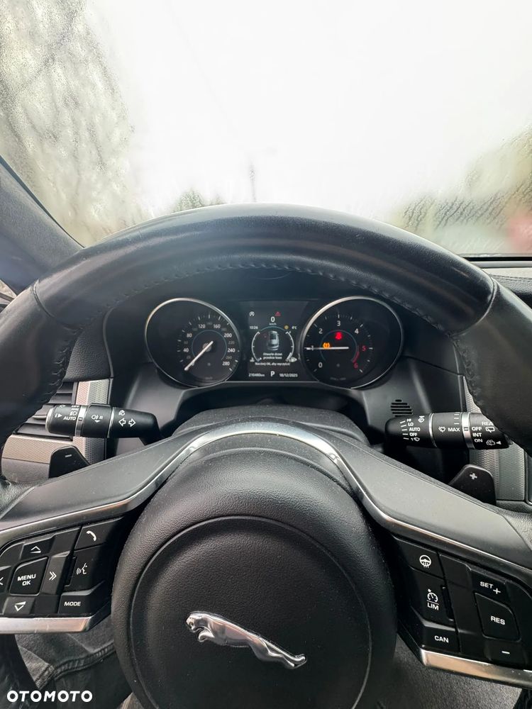 Jaguar XF 25d AWD Prestige - 3