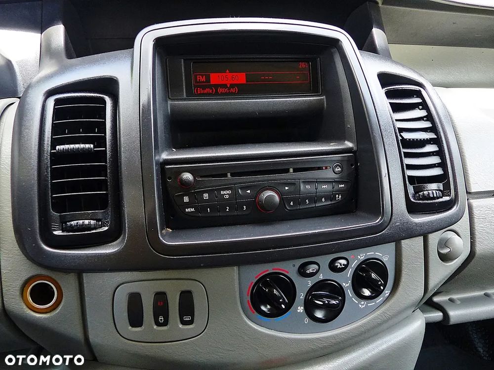 Renault Trafic - 32