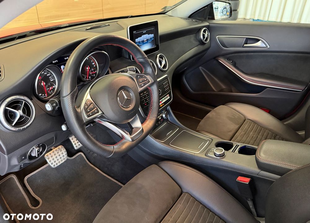 Mercedes-Benz CLA 200 7G-DCT AMG Line - 16