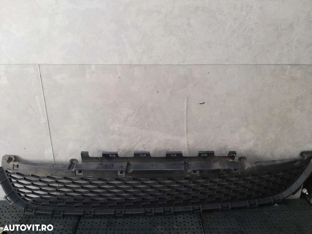 Grila inferioara bara fata land rover discovery sport 1 fk7217k945apia01 - 1