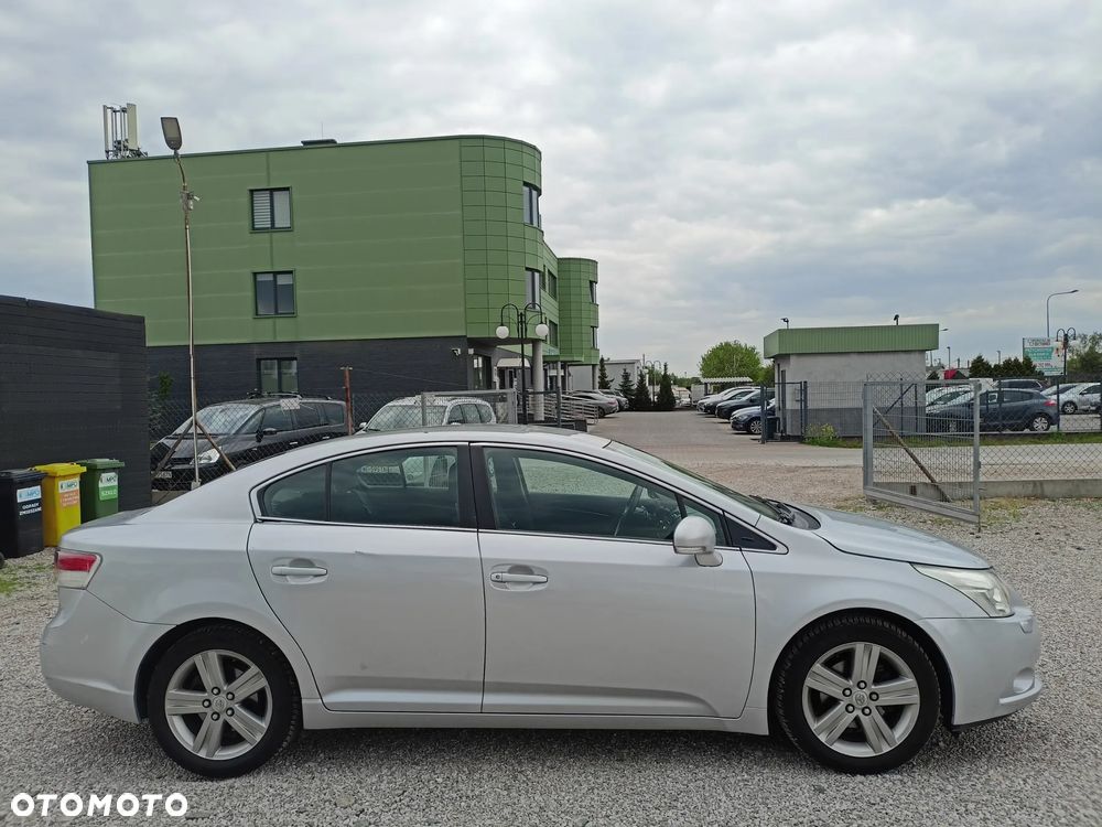 Toyota Avensis - 5