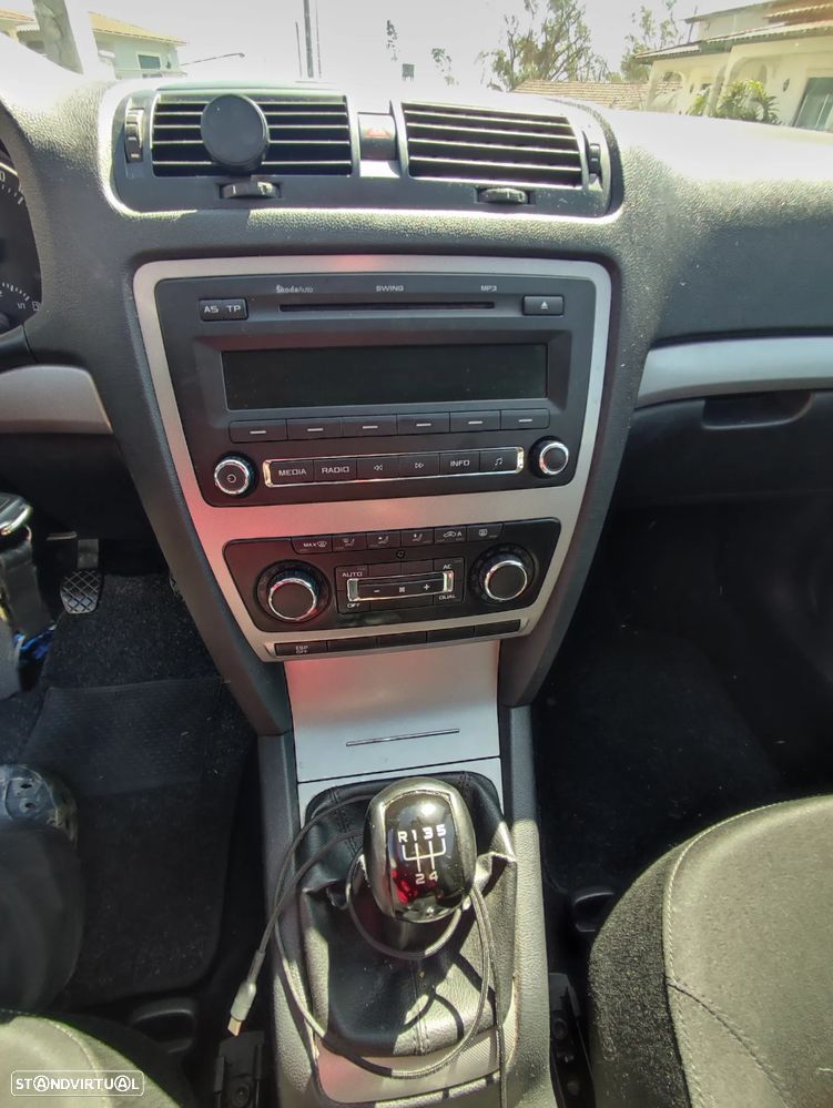 Skoda Octavia Break 1.6 TDi Elegance Pack - 9