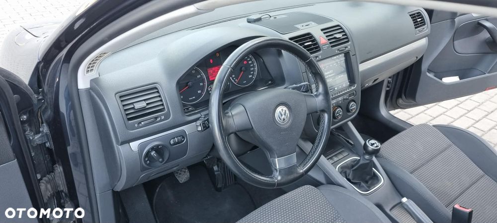 Volkswagen Golf - 11