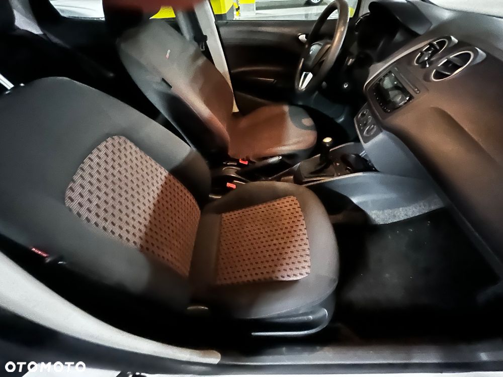 Seat Ibiza 1.4 16V Reference - 9