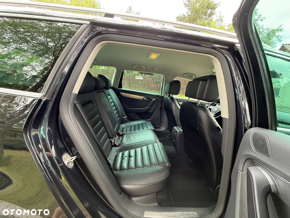 Volkswagen Passat Variant 2.0 Blue TDI SCR Highline - 31