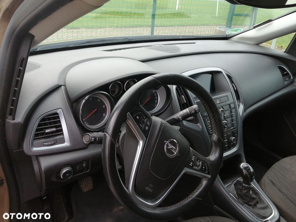Opel Astra 2.0 CDTI Exklusiv - 3
