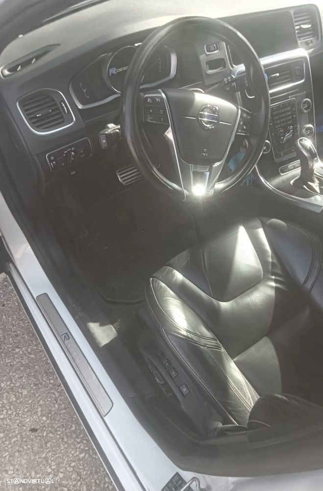 Volvo V60 2.4 D6 R-Design AWD Phev - 5