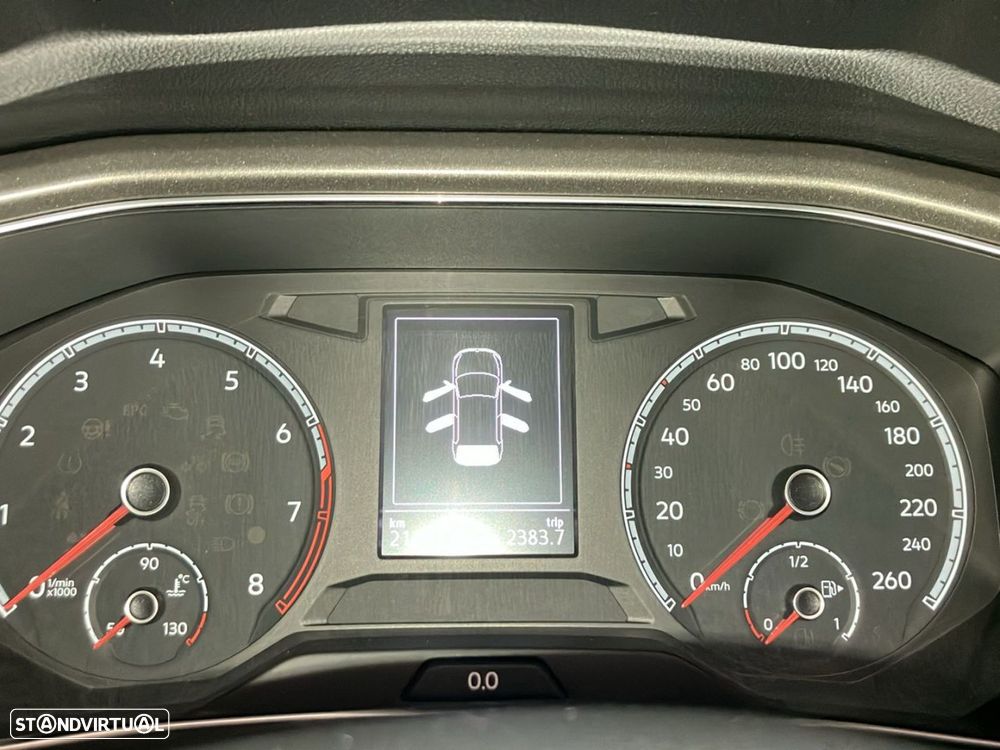 VW T-Roc 1.0 TSI - 12