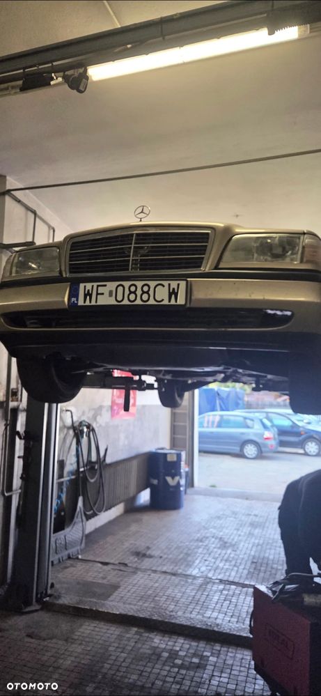 Mercedes-Benz Klasa C 180 T Classic - 9