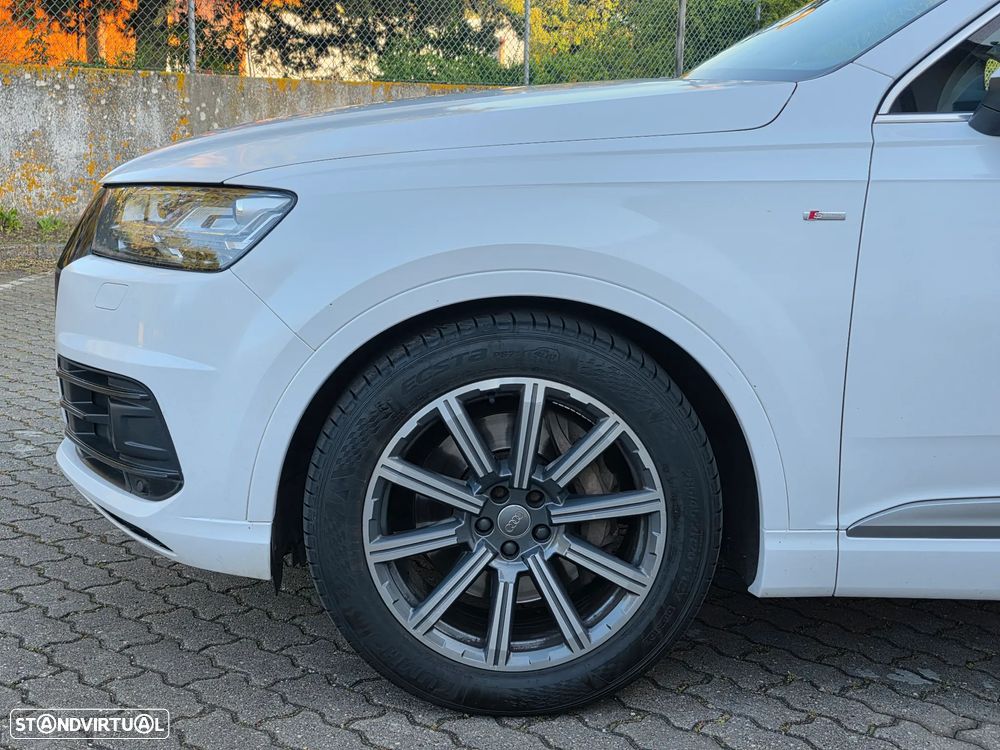 Audi Q7 3.0 TDI quattro S-line Tiptronic 7L - 8