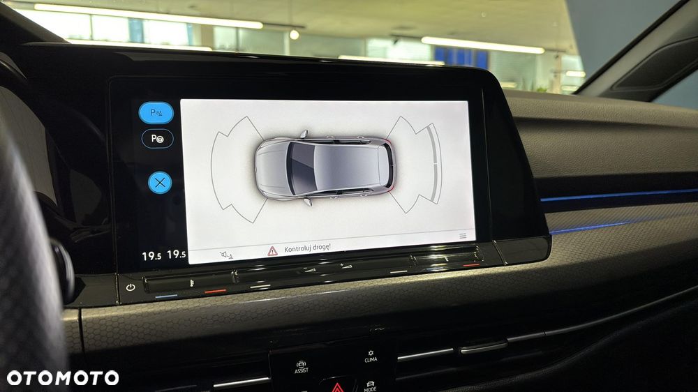 Volkswagen Golf - 22