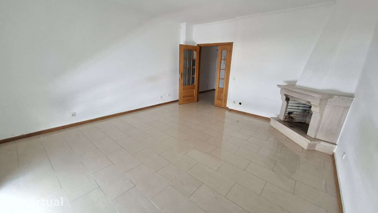 Apartamento T3 com 148m² arrecadação e lugar de garagem no Montijo - Grande imagem: 2/17