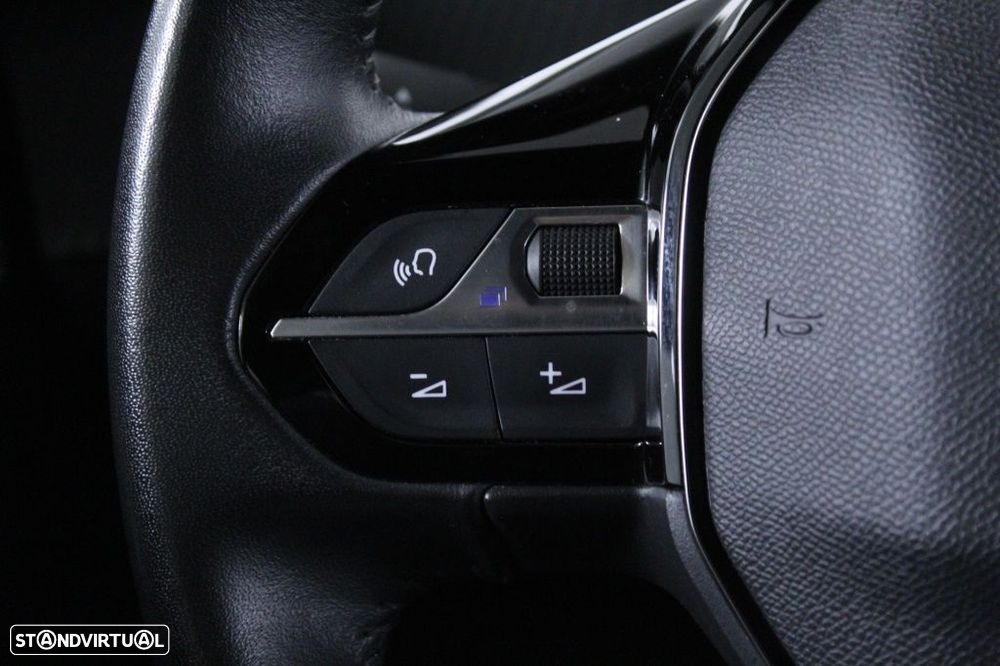 Peugeot 2008 1.2 PureTech Active - 23